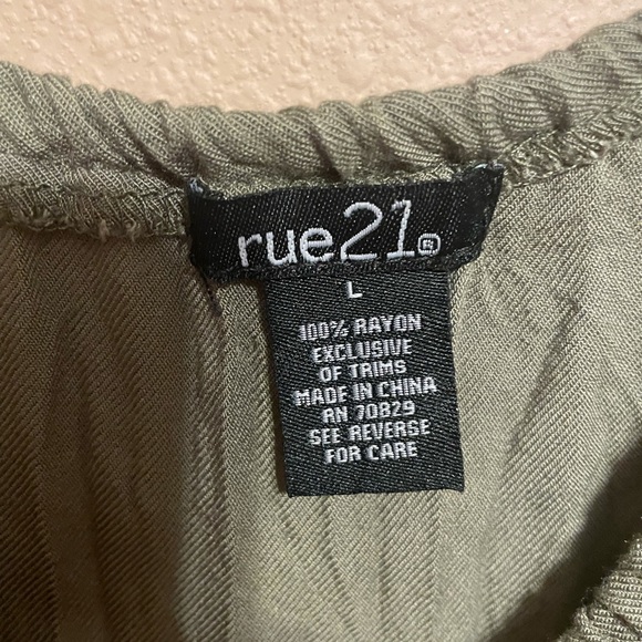 Army Green Romper - Picture 3 of 3